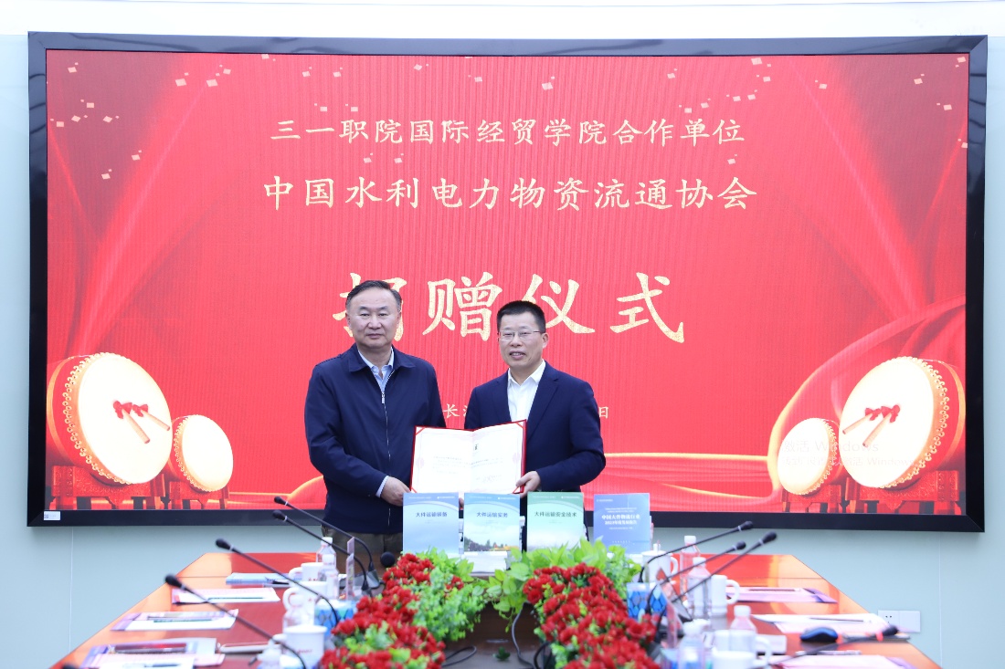 a8becce4d1349fb943b13c7eb9cb53df.jpg